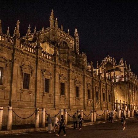 Atico Con Piscina Junto Catedral De Sevilla Eksteriør billede