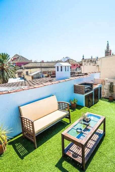 Atico Con Piscina Junto Catedral De Sevilla Eksteriør billede