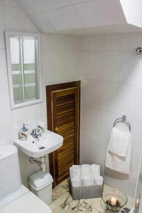 Atico Con Piscina Junto Catedral De Sevilla Eksteriør billede