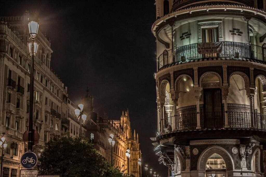 Atico Con Piscina Junto Catedral De Sevilla Eksteriør billede