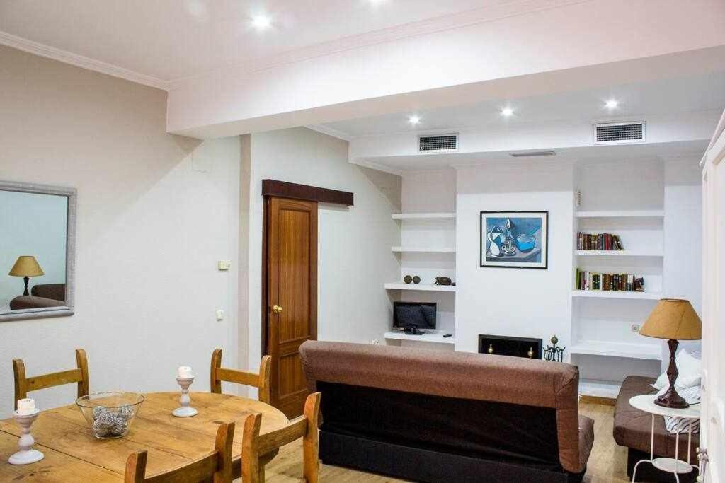 Atico Con Piscina Junto Catedral De Sevilla Eksteriør billede